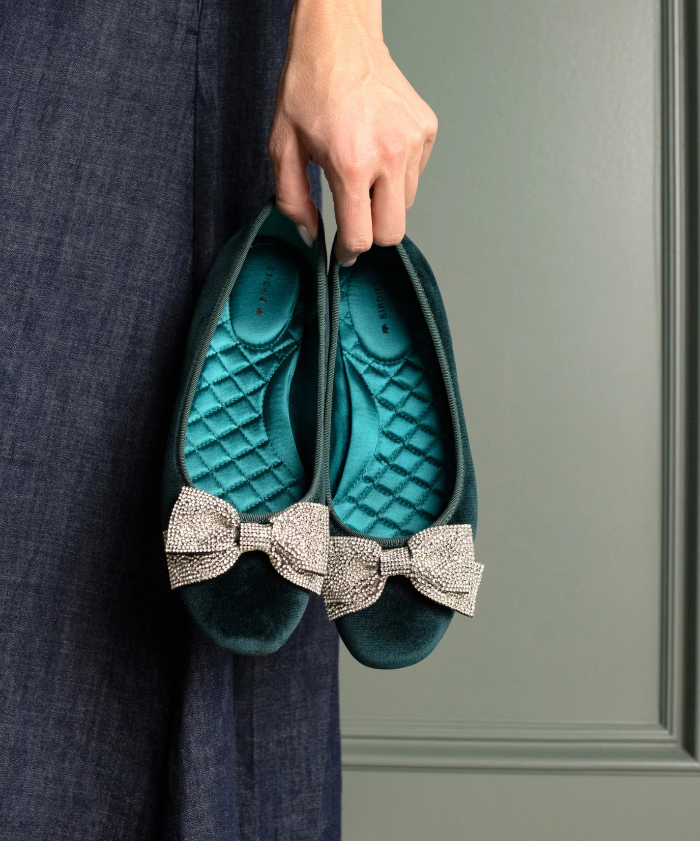 The Hummingbird Jewelry Bow - Royal Green Velvet - Image 3
